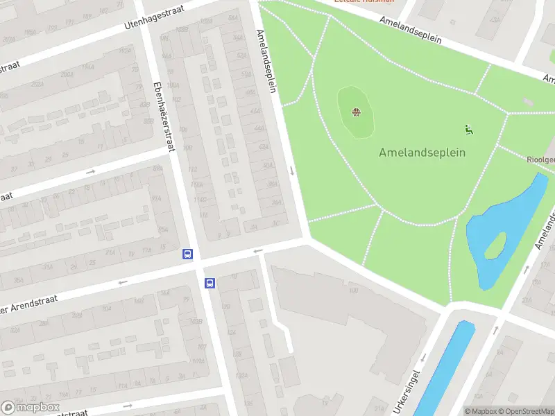 Ambulance met grote spoed naar de Amelandseplein in Rotterdam