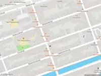 Ambulance met grote spoed naar de Derde Egelantiersdwarsstraat in Amsterdam