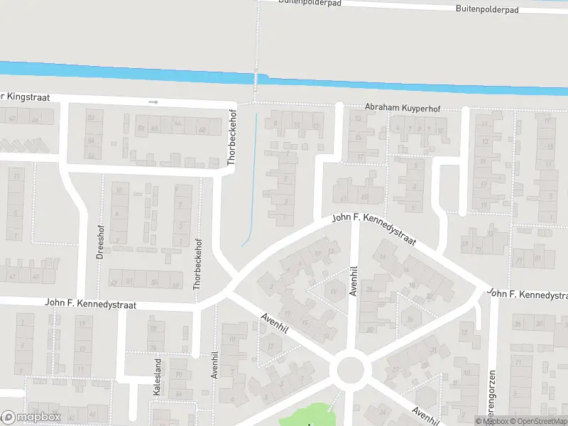 Ambulance met gepaste spoed naar de Wiardi Beckmanhof in Heinenoord