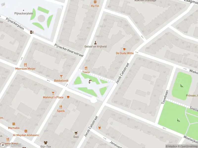 Ambulance met gepaste spoed naar de Branco van Dantzigstraat in Rotterdam