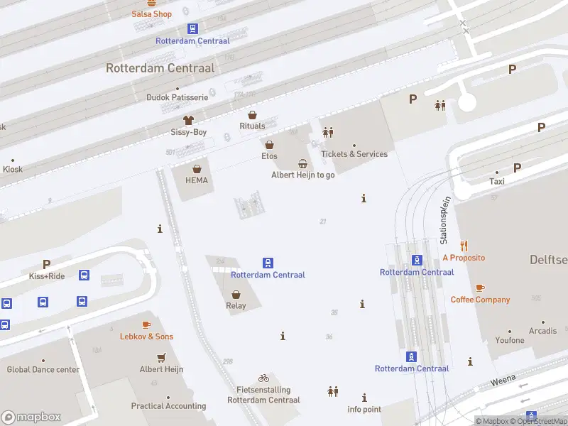 Ambulance met grote spoed naar de Stationsplein in Rotterdam