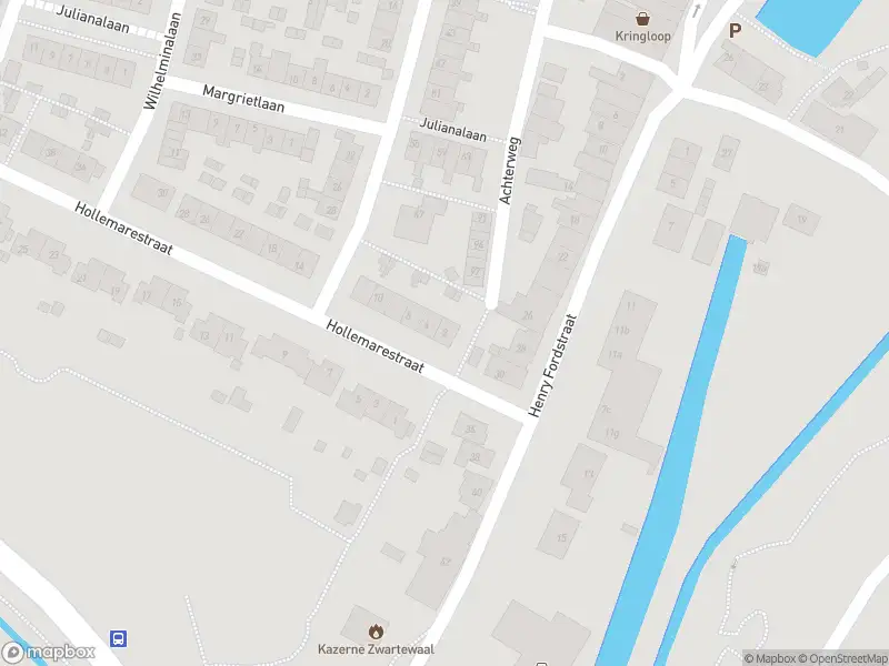 Ambulance met grote spoed naar de Hollemarestraat in Zwartewaal