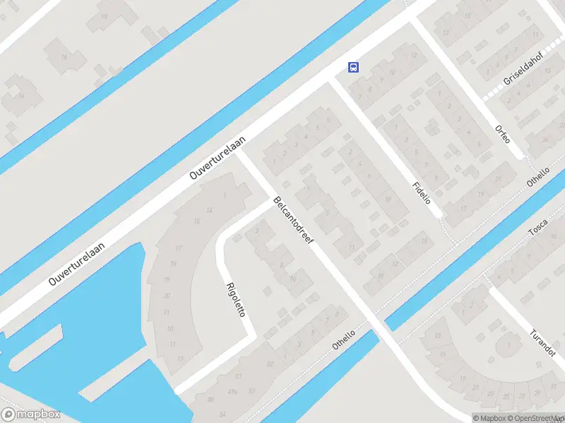 Ambulance met grote spoed naar de Belcantodreef in Krimpen aan den IJssel
