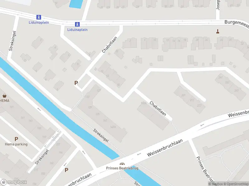 Ambulance met gepaste spoed naar de Chabotlaan in Rotterdam