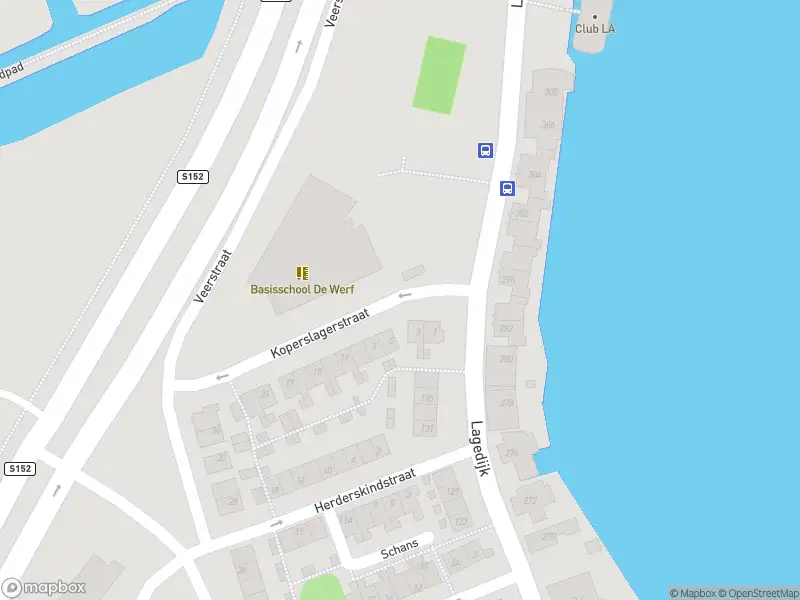 Ambulance met gepaste spoed naar de Koperslagerstraat in Zaandijk