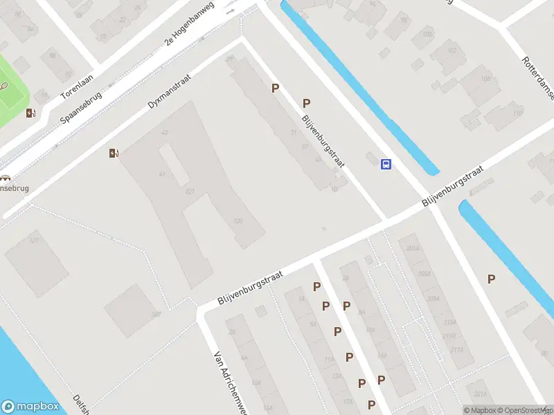 Ambulance met gepaste spoed naar de Blijvenburgstraat in Rotterdam