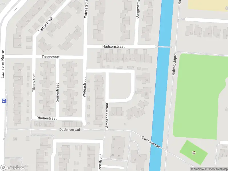 Ambulance met grote spoed naar de Amazonestraat in Alkmaar