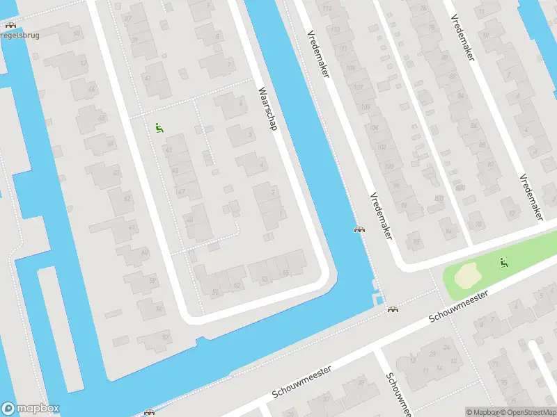 Ambulance met gepaste spoed naar de Waarschap in Zwaag