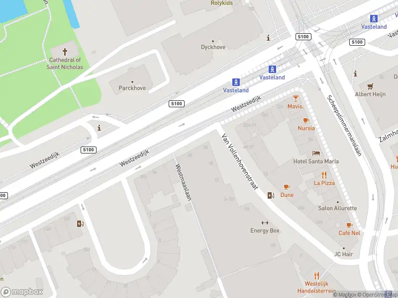 Ambulance met grote spoed naar de Westzeedijk in Rotterdam