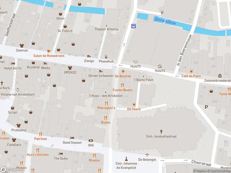 Brandweer met grote spoed naar de Torenstraat in 's-Hertogenbosch vanwege afhijsen patient