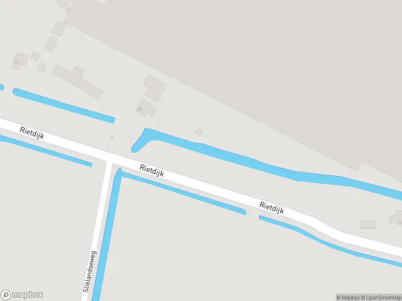Ambulance met grote spoed naar de Rietdijk in Tinte