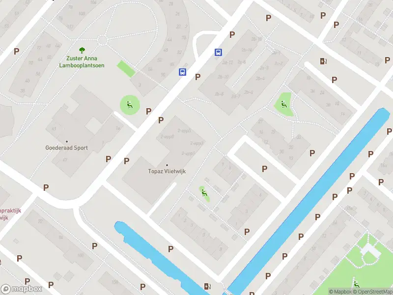 Ambulance met grote spoed naar de Langenhorststraat in Voorschoten