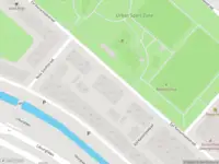 Ambulance met grote spoed naar de Eef Kamerbeekstraat in Amsterdam