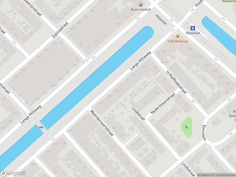 Ambulance met gepaste spoed naar de Lange Hilleweg in Rotterdam