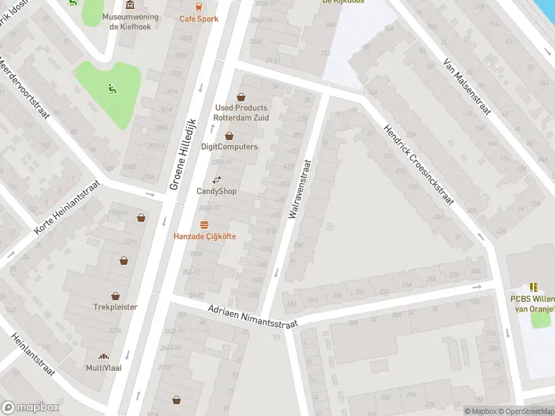 Ambulance met grote spoed naar de Walravenstraat in Rotterdam