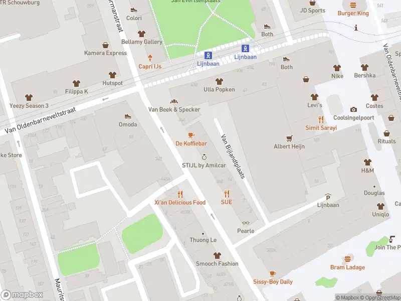 Ambulance met grote spoed naar de Karel Doormanstraat in Rotterdam