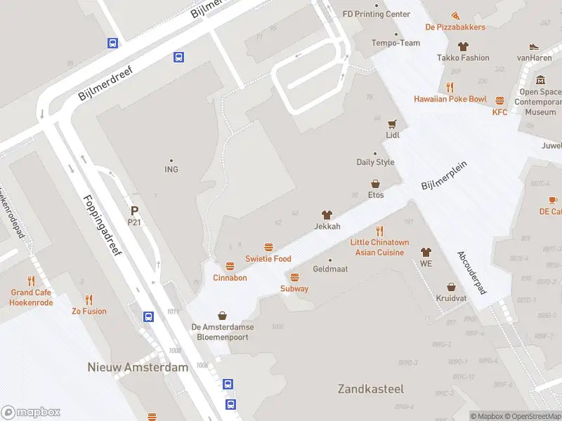 Traumahelikopter met grote spoed naar de Bijlmerplein in Amsterdam