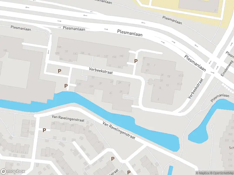 Ambulance met gepaste spoed naar de Verbeekstraat in Leiden