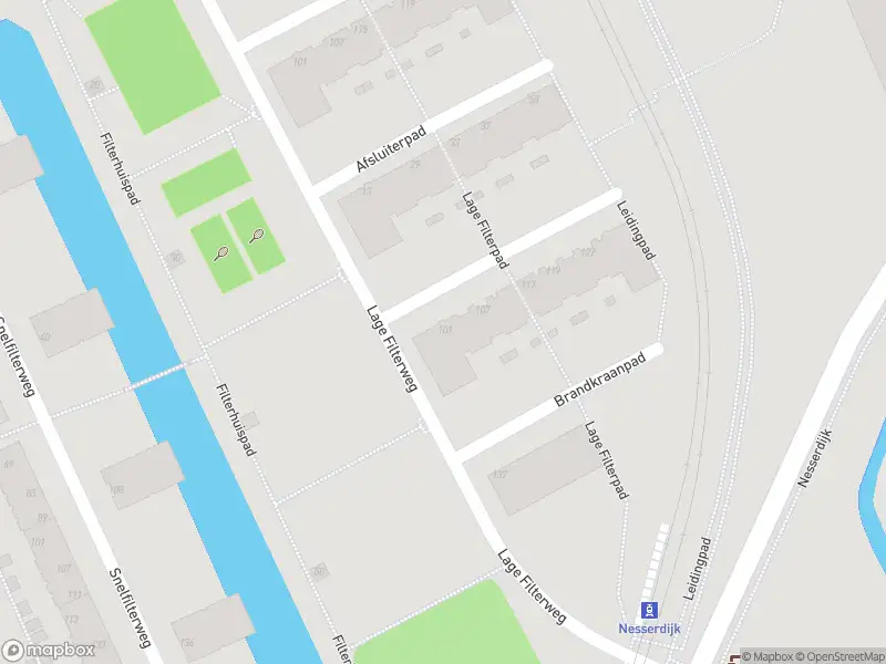 Ambulance met grote spoed naar de Dienstkraanpad in Rotterdam
