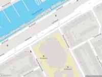 Ambulance met grote spoed naar de Noorderhavenkade in Rotterdam