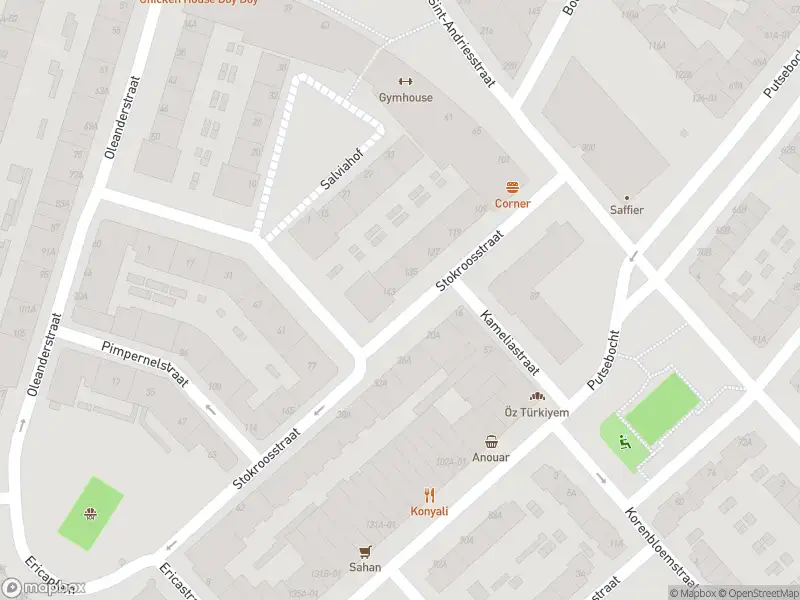 Ambulance met grote spoed naar de Stokroosstraat in Rotterdam