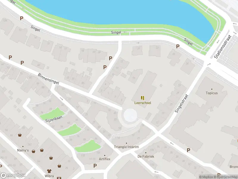 Brandweer met gepaste spoed naar de Singel in Deventer vanwege een liftopsluiting