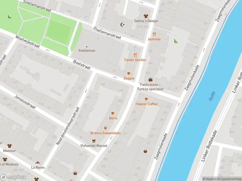 Ambulance met grote spoed naar de Woelwijkstraat in Rotterdam
