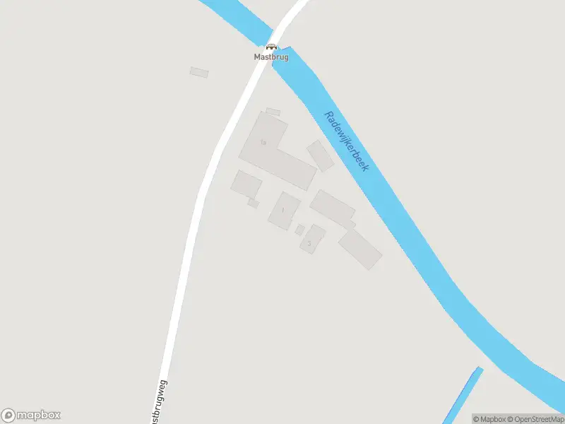 Brandweer met gepaste spoed naar de Mastbrugweg in Radewijk vanwege stormschade