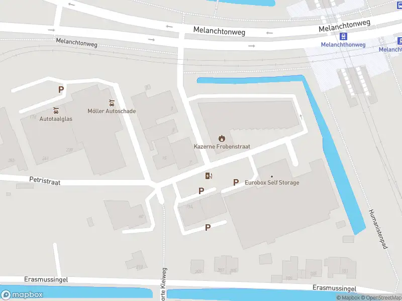 Brandweer met gepaste spoed naar de Frobenstraat in Rotterdam