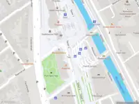 Ambulance met gepaste spoed naar de Stationsplein in Delft