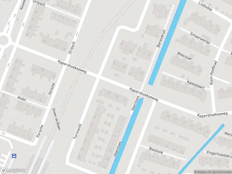 Ambulance met gepaste spoed naar de Kapershoekseweg in Hoogvliet Rotterdam