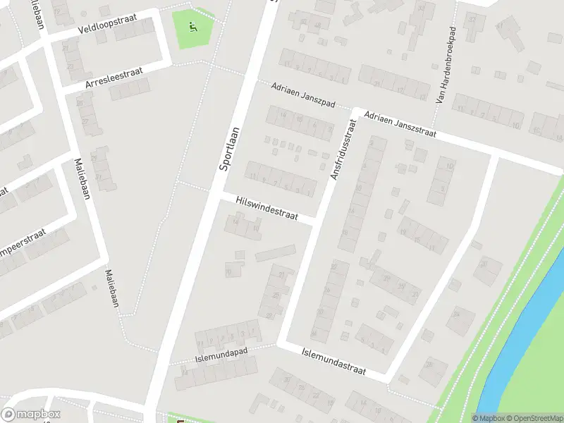 Ambulance met gepaste spoed naar de Hilswindestraat in Rotterdam