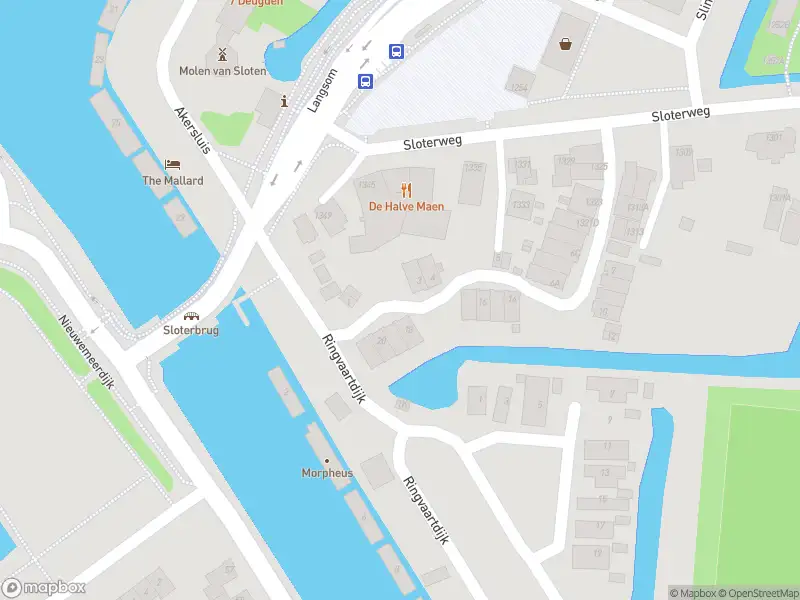 Ambulance naar de Gerrit van der Puijstraat in Amsterdam