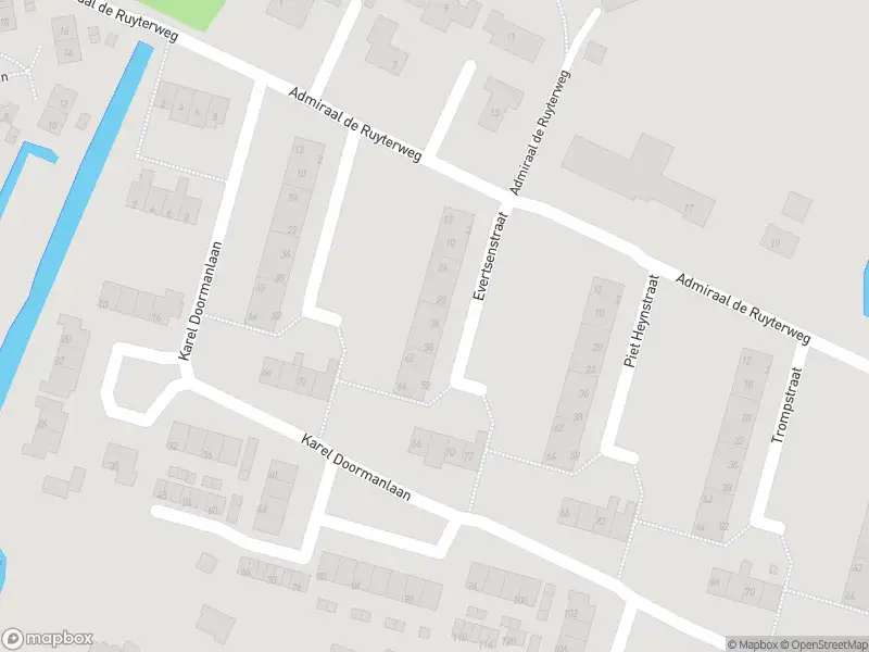 Ambulance met gepaste spoed naar de Evertsenstraat in Papendrecht