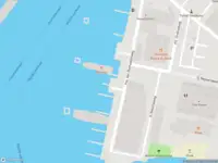 Ambulance met grote spoed naar de tt. Vasumweg in Amsterdam
