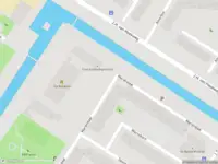 Ambulance met grote spoed naar de Bosplaat in Amsterdam