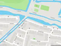Ambulance met grote spoed naar de Lobeliadal in Leiden