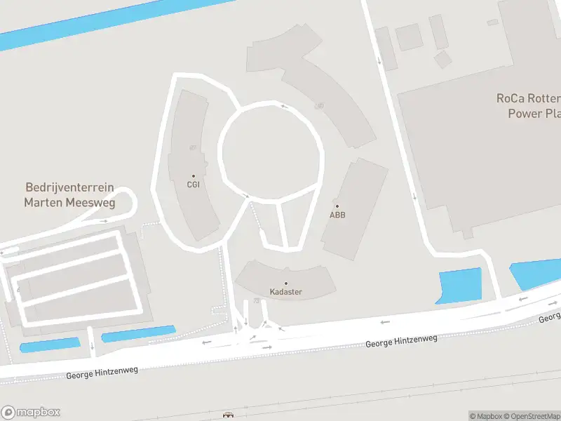 Brandweer met gepaste spoed naar de George Hintzenweg in Rotterdam vanwege een buitenbrand