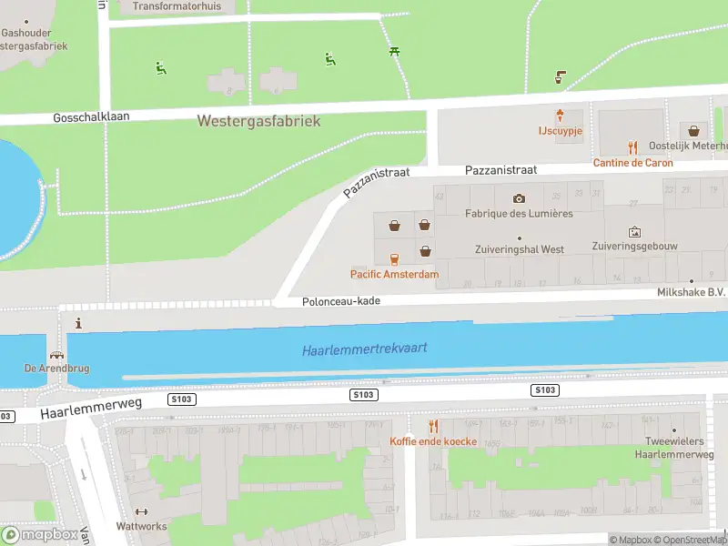 Ambulance met gepaste spoed naar de Polonceau-kade in Amsterdam