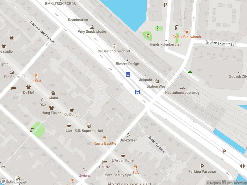 Traumahelikopter met grote spoed naar de Haarlemmer Houttuinen in Amsterdam