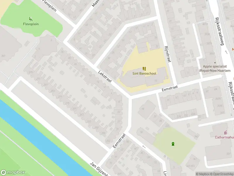 Ambulance met grote spoed naar de Lekstraat in Haarlem