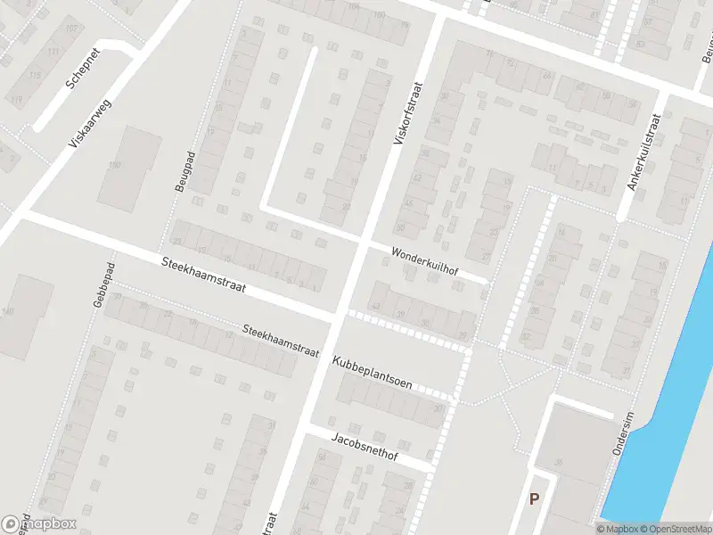 Ambulance met grote spoed naar de Viskorfstraat in Hoogvliet Rotterdam