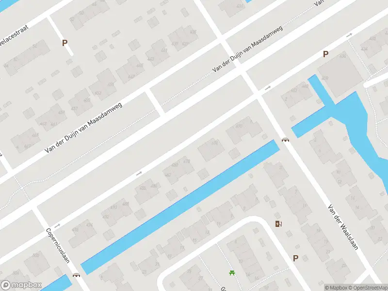 Ambulance met gepaste spoed naar de Van der Duijn van Maasdamweg in Rotterdam