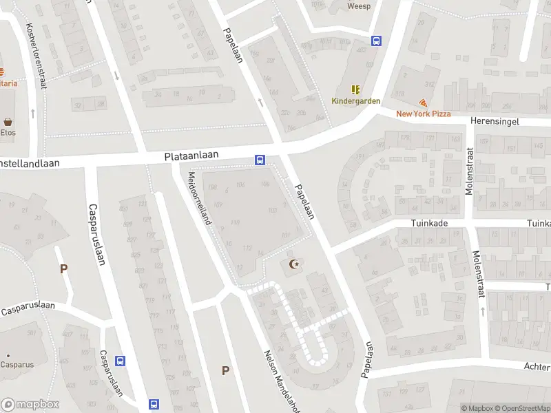 Ambulance met grote spoed naar de Meidoorneiland in Weesp