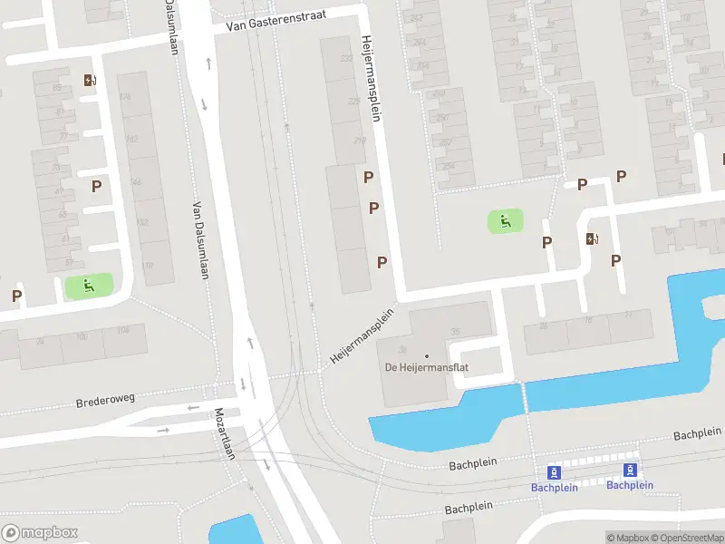 Ambulance met grote spoed naar de Heijermansplein in Schiedam