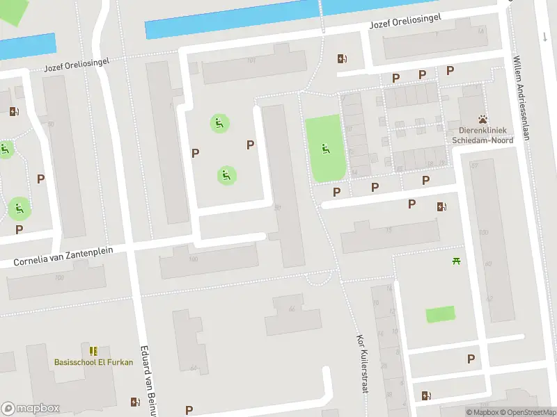 Ambulance met grote spoed naar de Henriëtte Bosmansplein in Schiedam