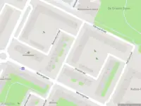 Ambulance met grote spoed naar de Alkmaarstraat in Amsterdam
