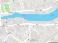 Ambulance met grote spoed naar de Dorpsstraat in Giessenburg