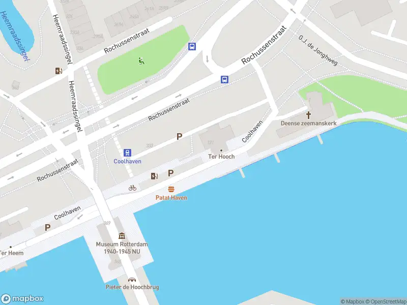 Ambulance met grote spoed naar de Coolhaven in Rotterdam
