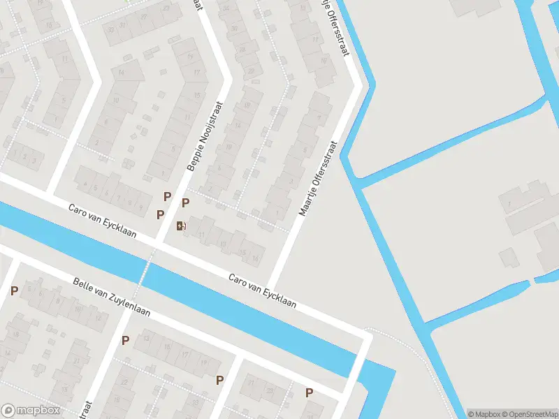 Ambulance met gepaste spoed naar de Maartje Offersstraat in Pijnacker